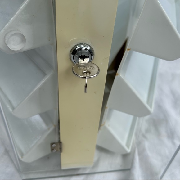 Vintage Rotating Kiddie Kraft Jewelry Counter Display Case Locked Craft Fair - Picture 9 of 12